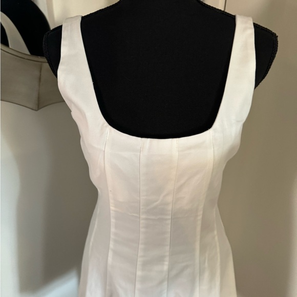 White Sleeveless Dress - Picture 3 of 5